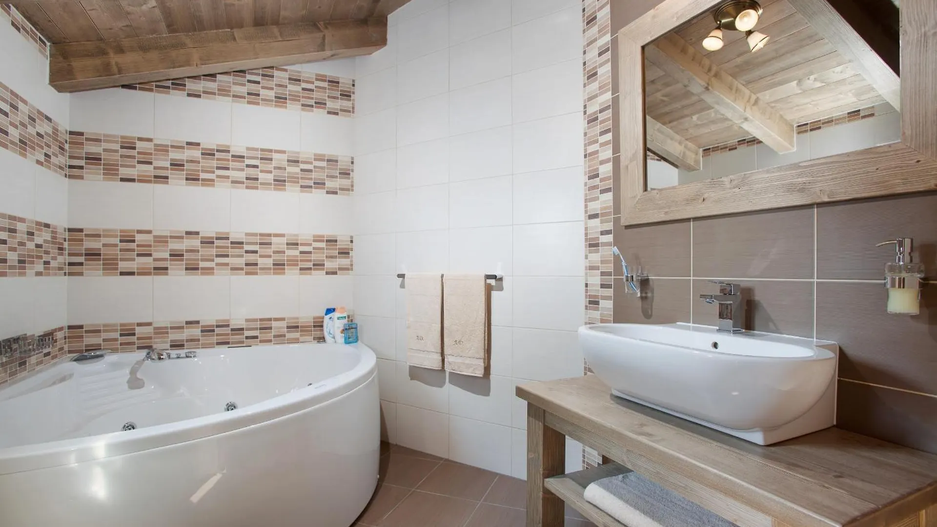 Residence Monaco For 10 People In Central Istria With 65 M2 Private Pool, Large Garden & Spa Svetvincenat 0*,  Croatia